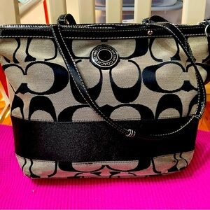 Coach Signature Tote bag.